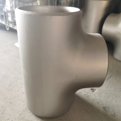 Reliable Connection Butt Weld Equal Tee Black Painting Included